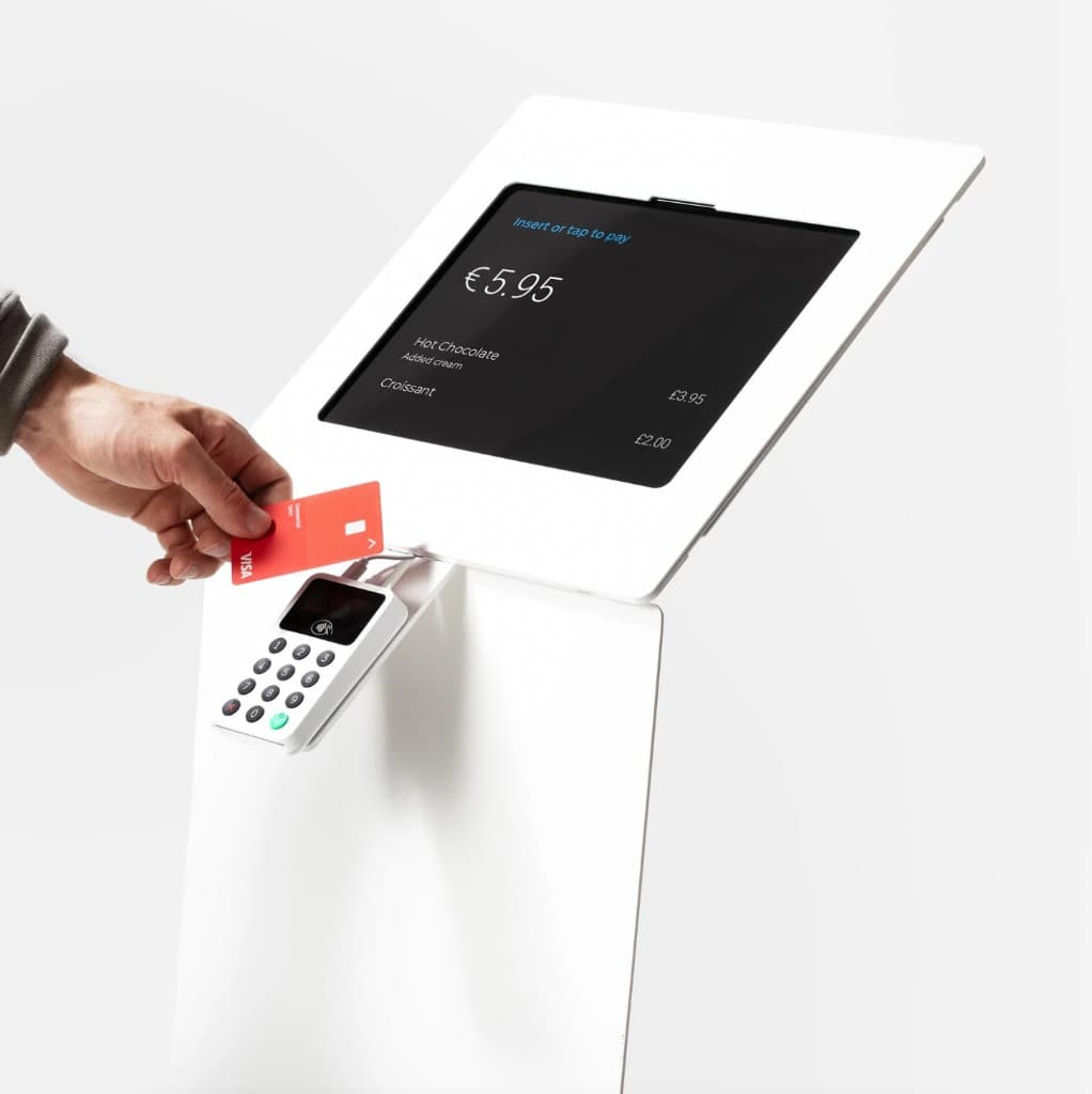 Floor-standing kiosk με επαφή πληρωμής και οθόνη παραγγελίας