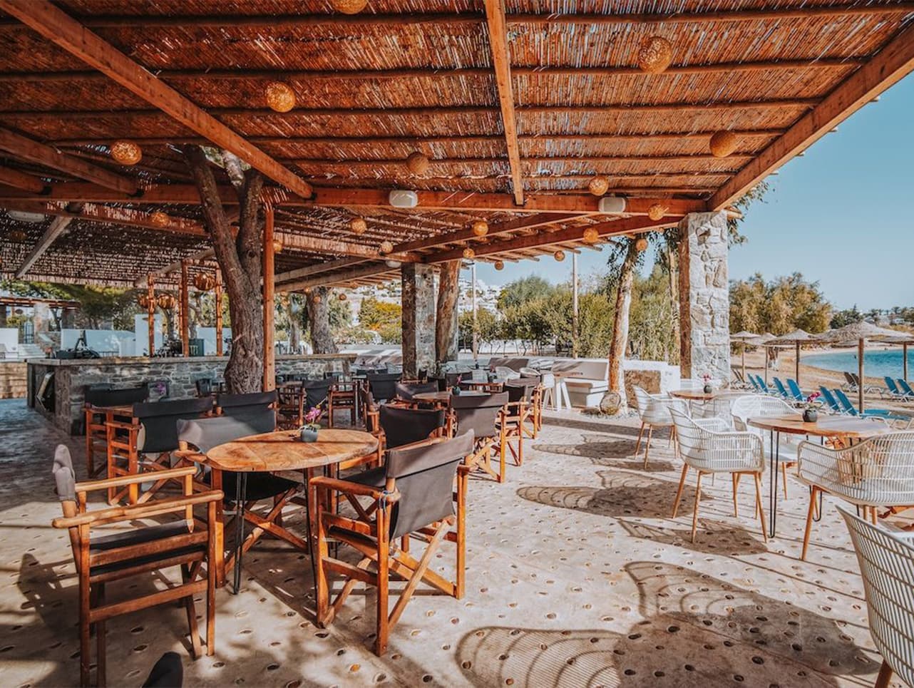 Barétto beach bar στην Ψάθα